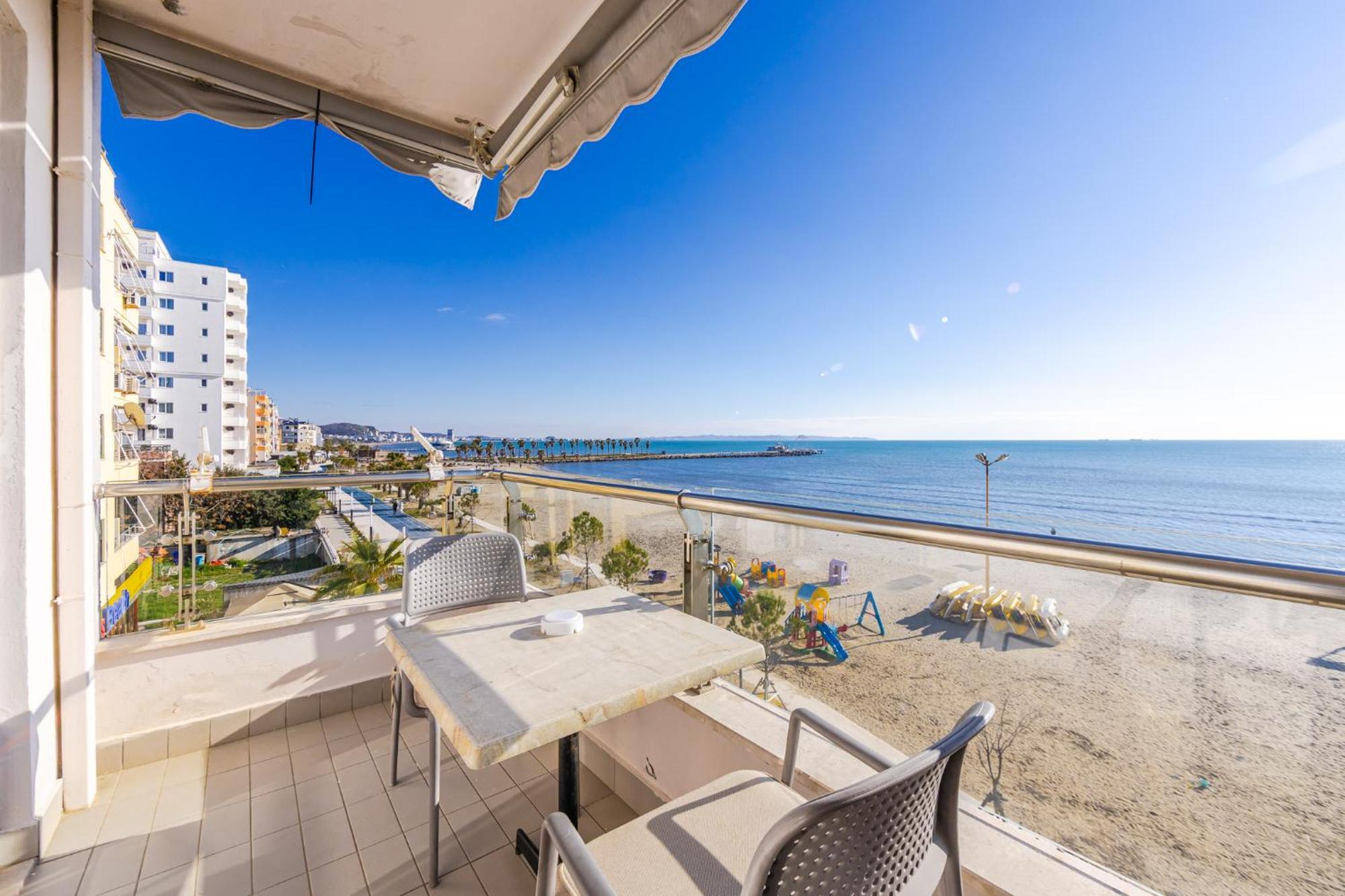 The Beachfront Apartment Durrës Zewnętrze zdjęcie
