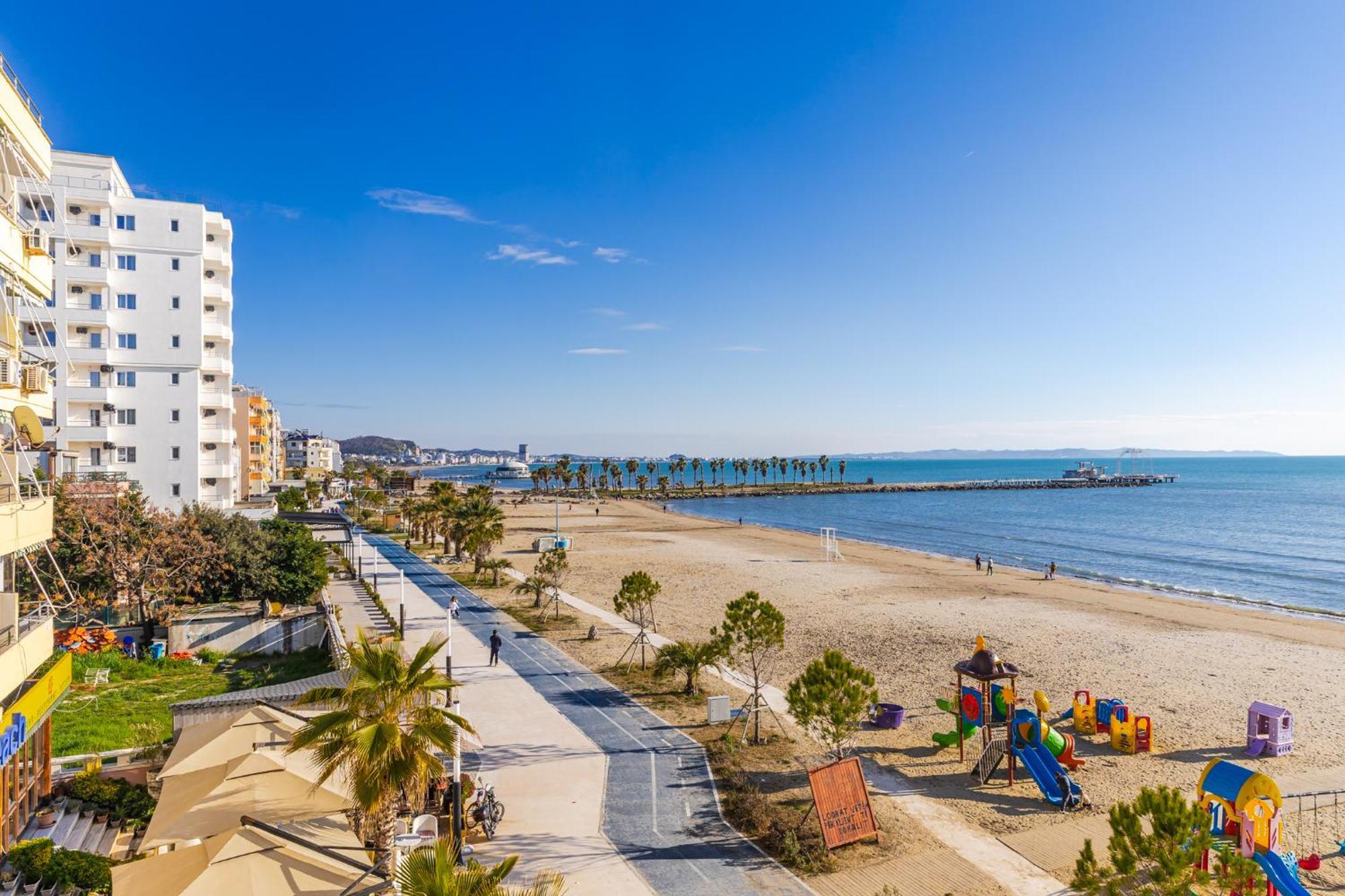 The Beachfront Apartment Durrës Zewnętrze zdjęcie